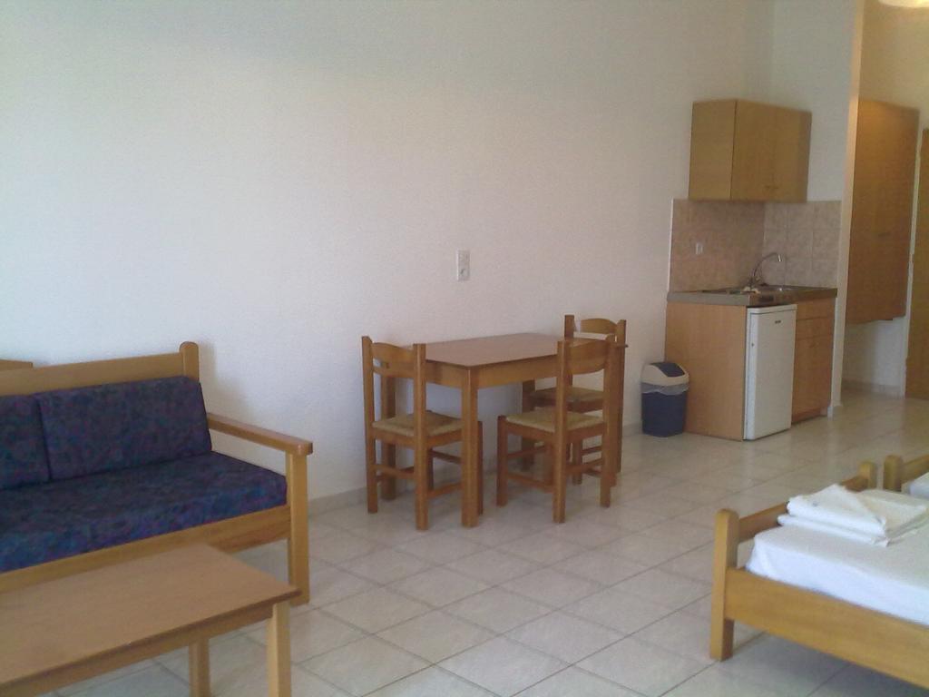 Irilena Apartments Stalida Cameră foto